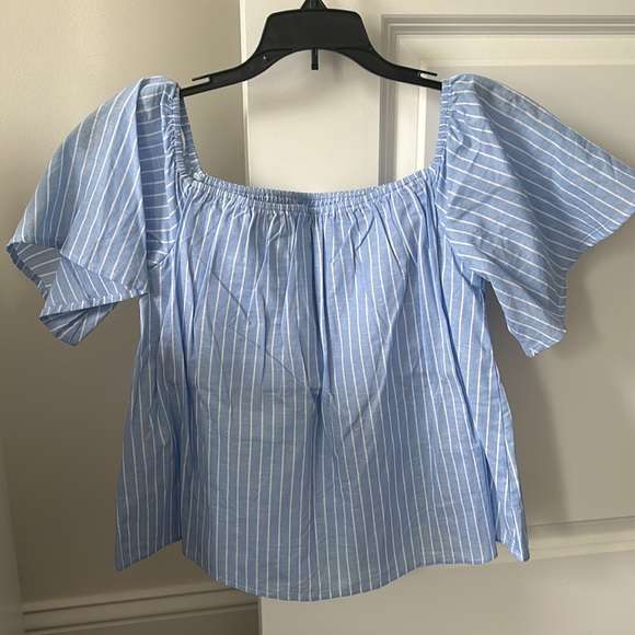 Express Crop Top - Picture 2 of 4